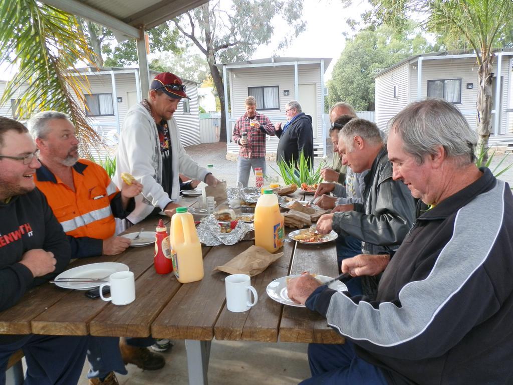 Narrabri Motel And Caravan Park Exterior photo